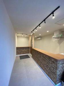 住居兼店舗内装工事の施工事例をご紹介します。【東新株式会社】